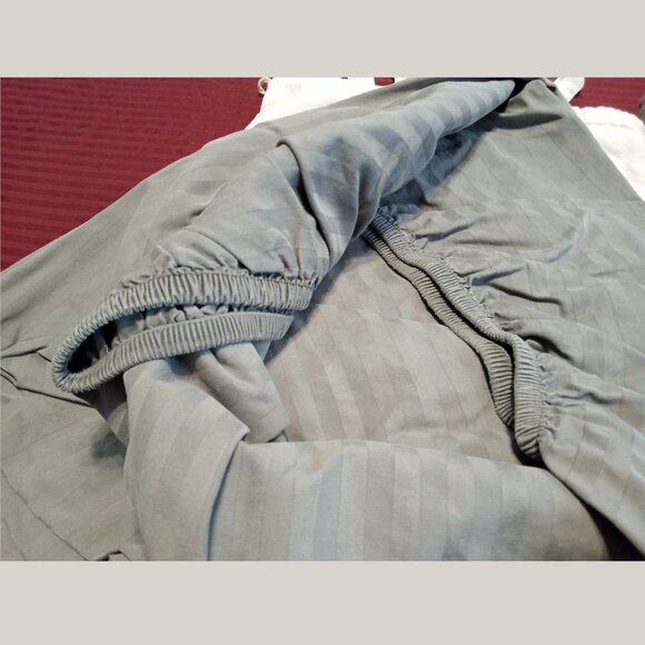 Threadmill 100% Cotton Twin XL Grey Sheet Set - 600 Thread Count, Damask Stripe - Picture 3 of 10